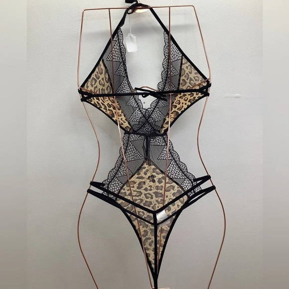 Leopard One Piece Lingerie With Back & Neck Tie & Adjustable Straps. New - Picture 3 of 3